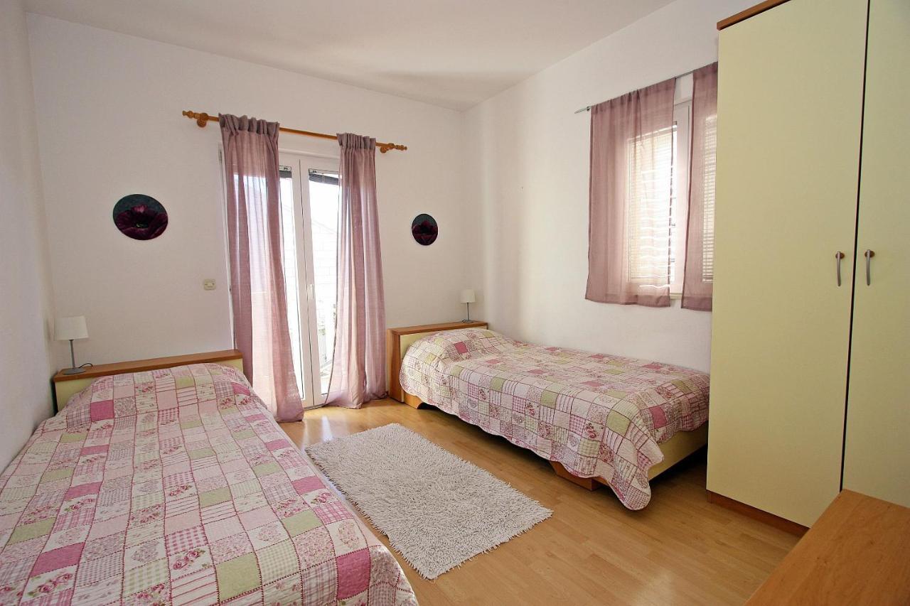Apartments Mara Supetar Εξωτερικό φωτογραφία