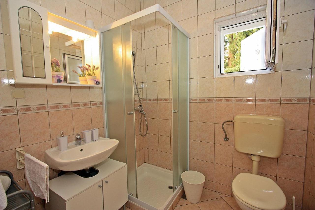 Apartments Mara Supetar Εξωτερικό φωτογραφία
