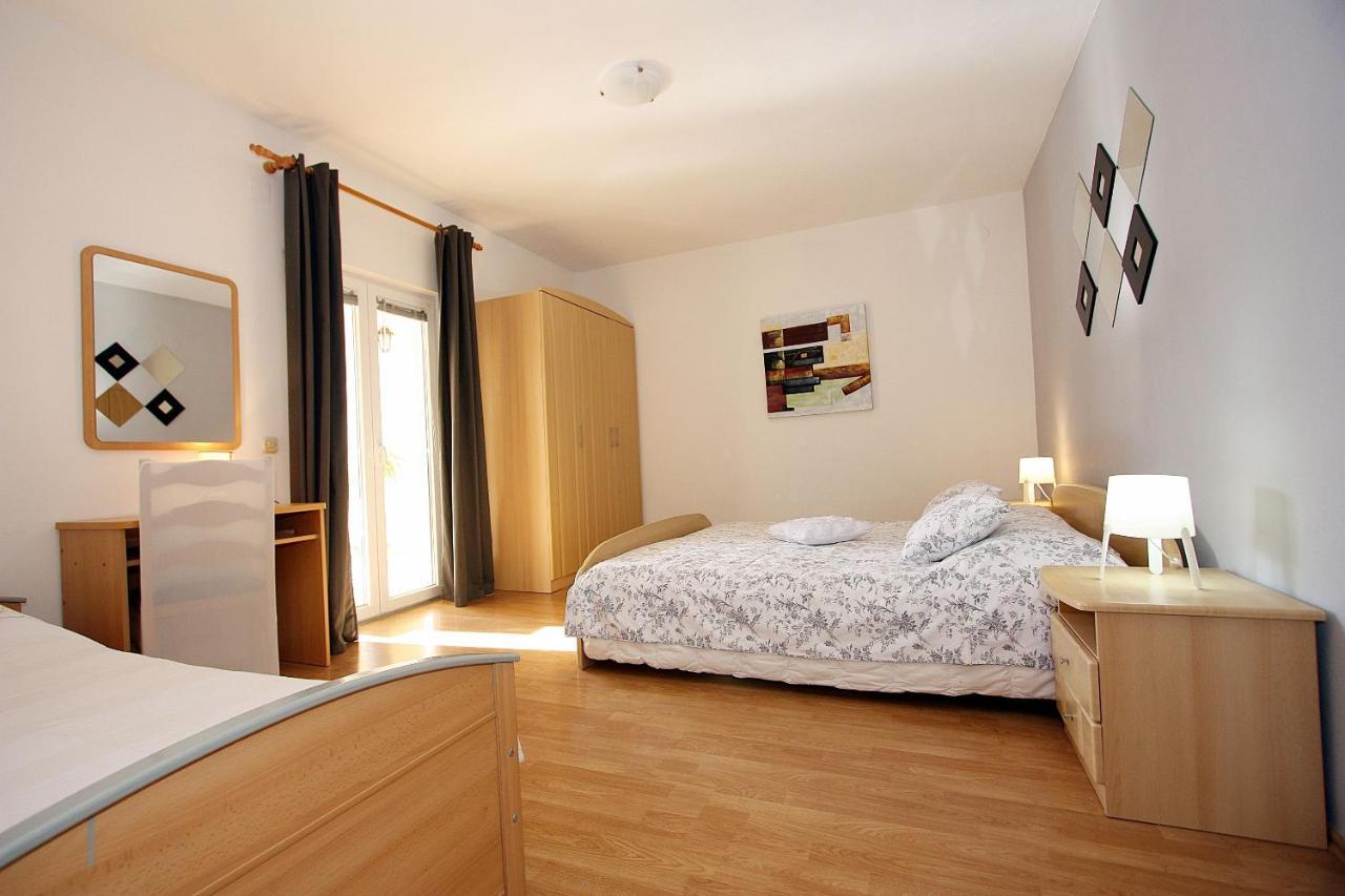 Apartments Mara Supetar Εξωτερικό φωτογραφία
