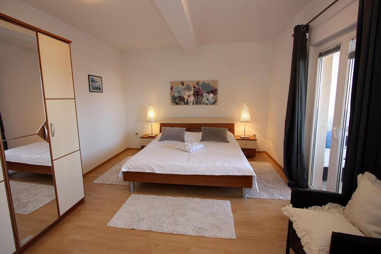 Apartments Mara Supetar Εξωτερικό φωτογραφία