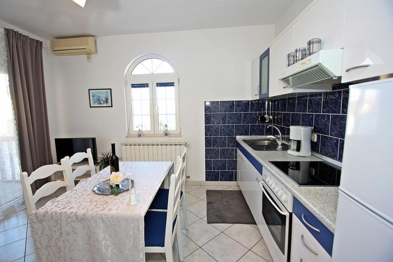 Apartments Mara Supetar Εξωτερικό φωτογραφία