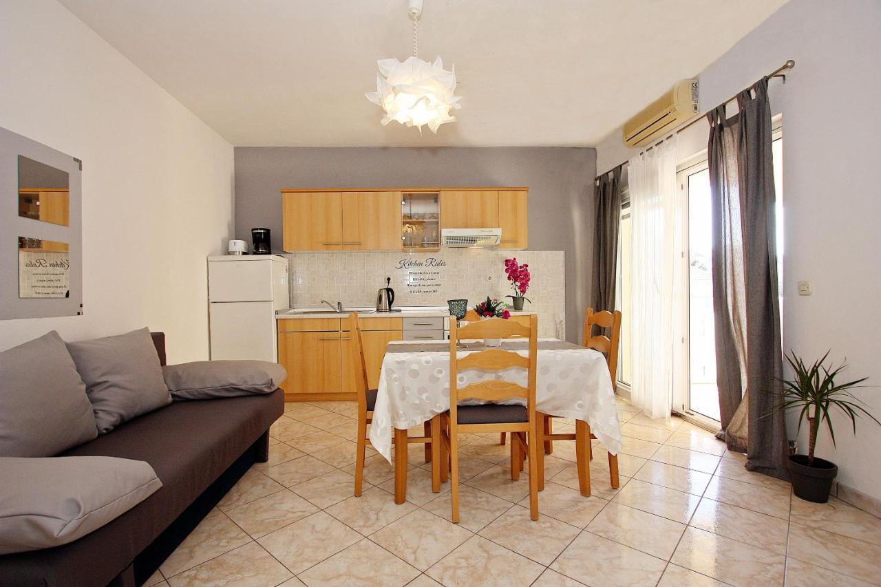Apartments Mara Supetar Εξωτερικό φωτογραφία