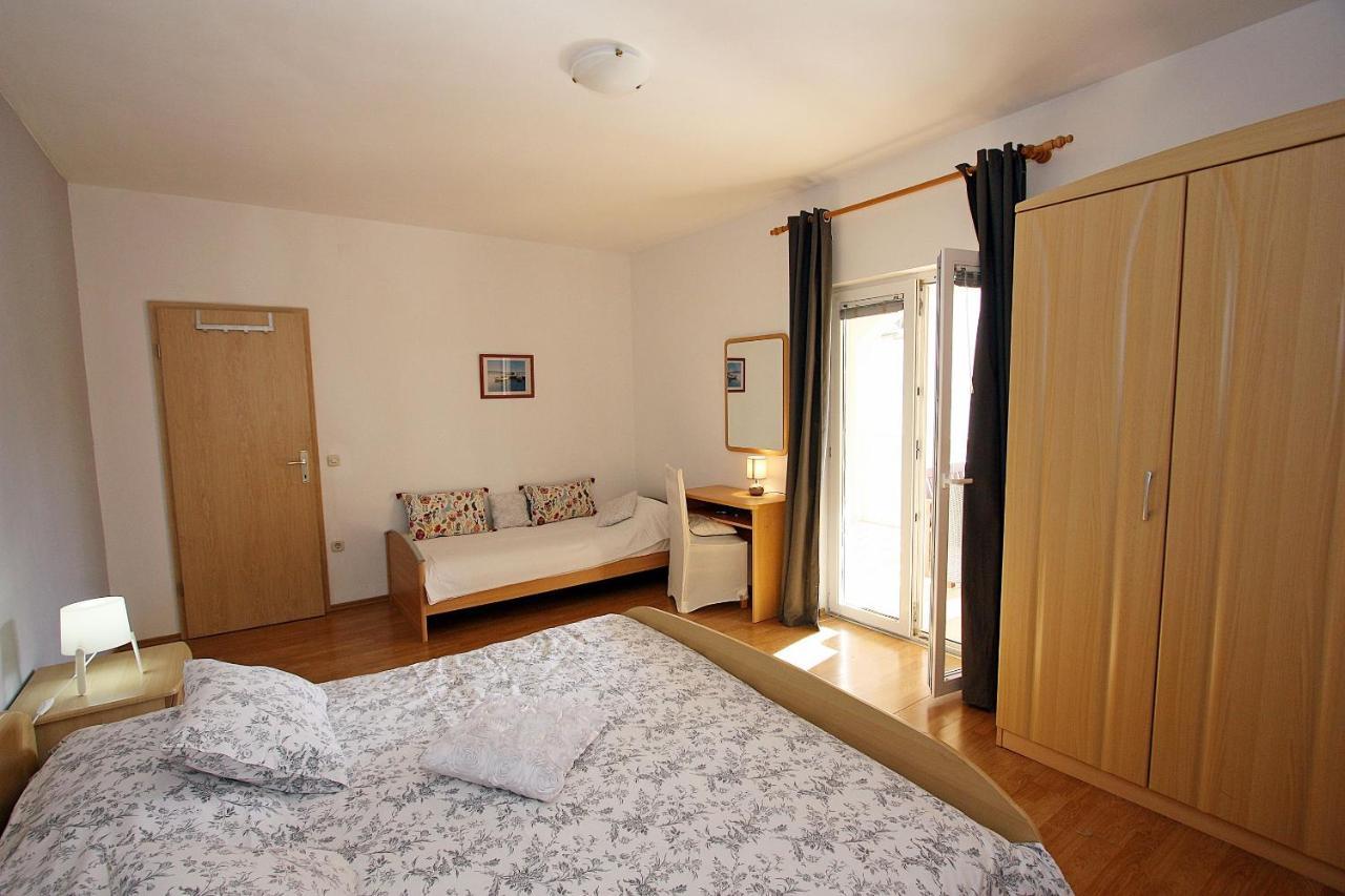 Apartments Mara Supetar Εξωτερικό φωτογραφία
