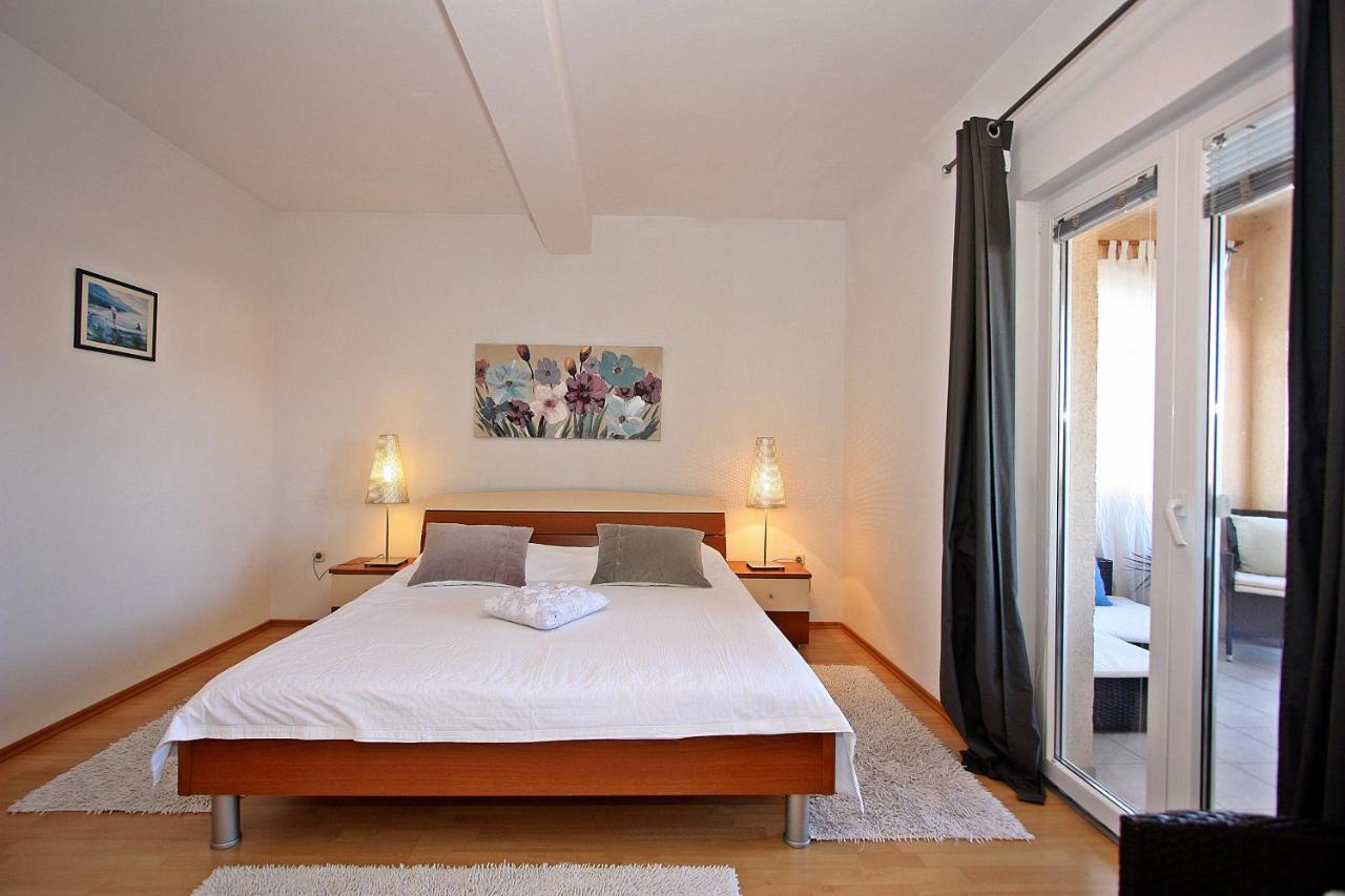 Apartments Mara Supetar Εξωτερικό φωτογραφία