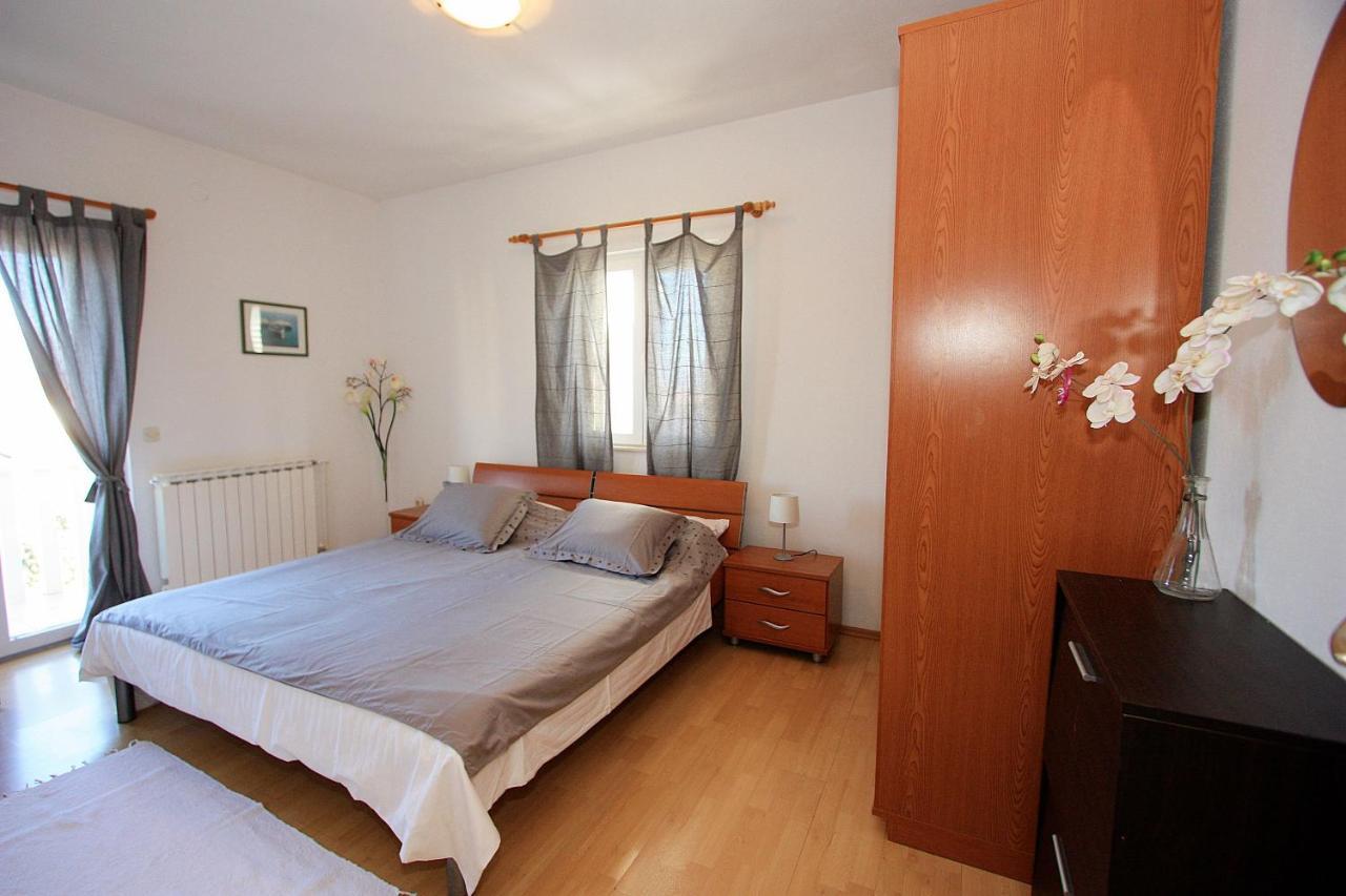 Apartments Mara Supetar Εξωτερικό φωτογραφία