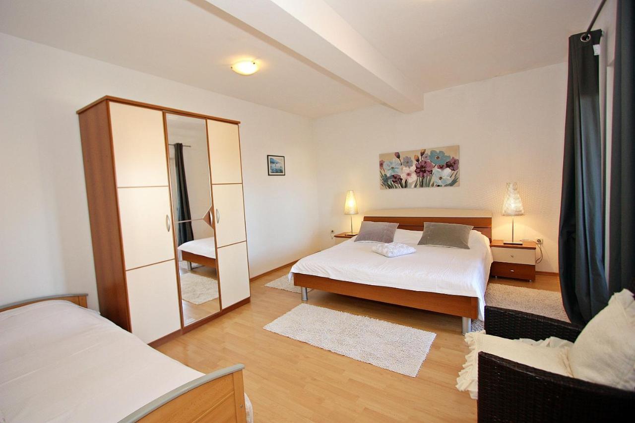 Apartments Mara Supetar Εξωτερικό φωτογραφία