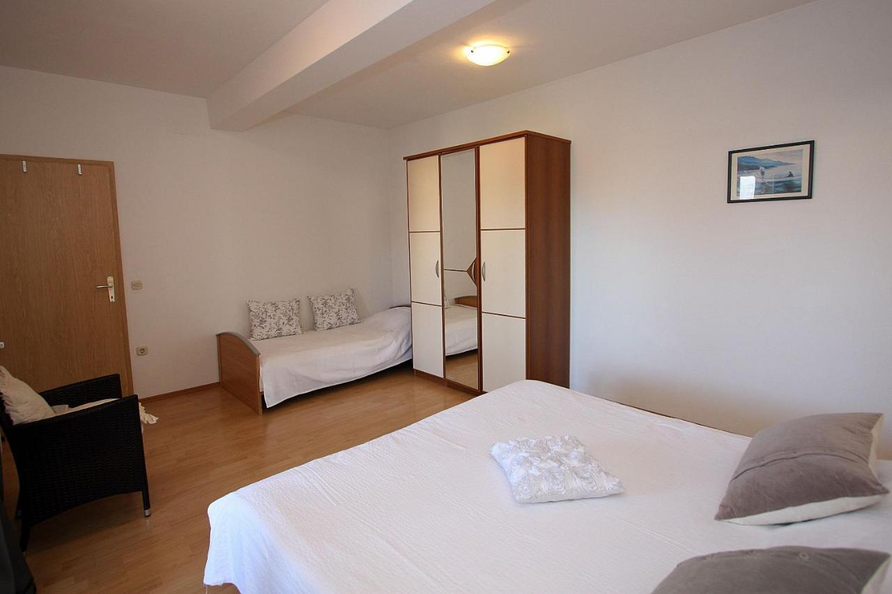 Apartments Mara Supetar Εξωτερικό φωτογραφία