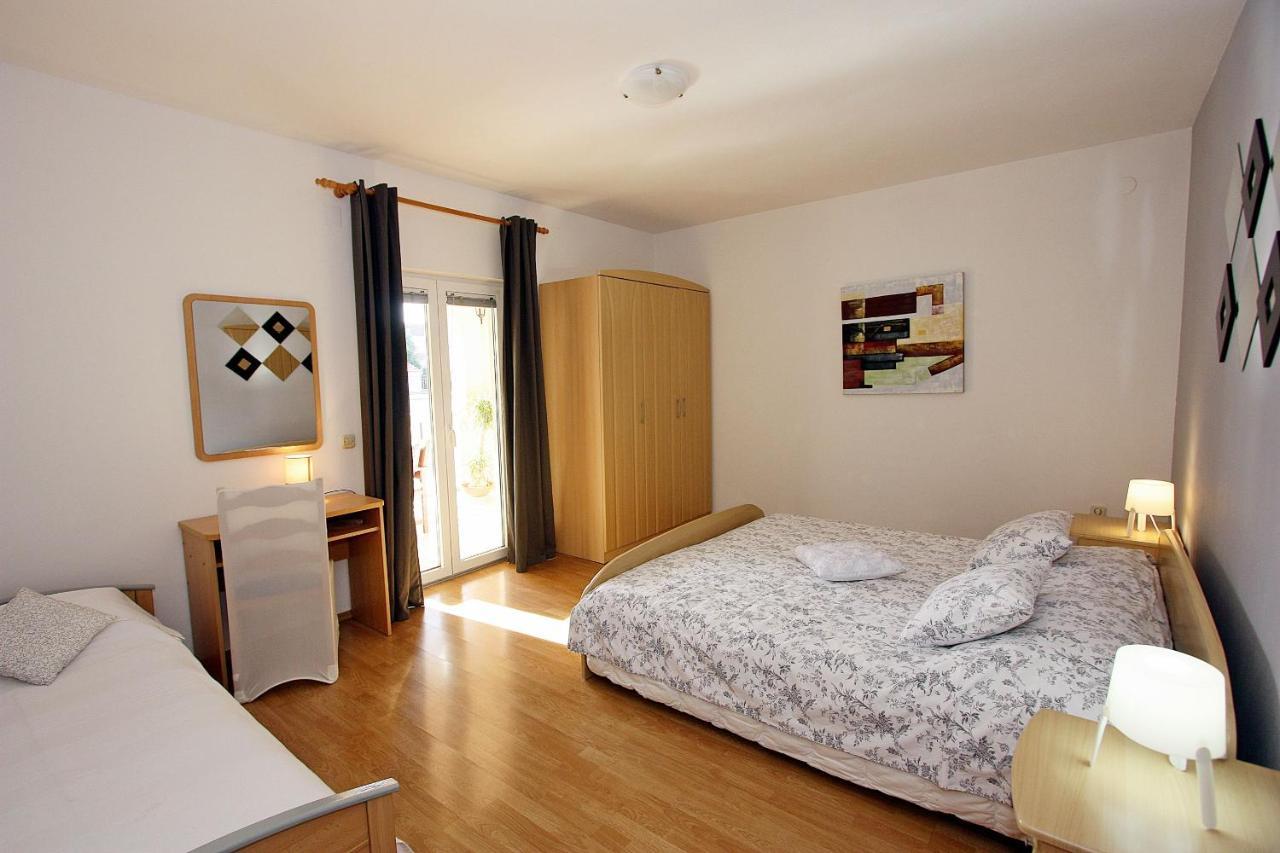 Apartments Mara Supetar Εξωτερικό φωτογραφία