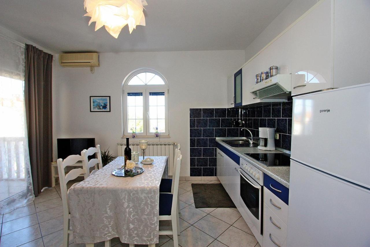 Apartments Mara Supetar Εξωτερικό φωτογραφία