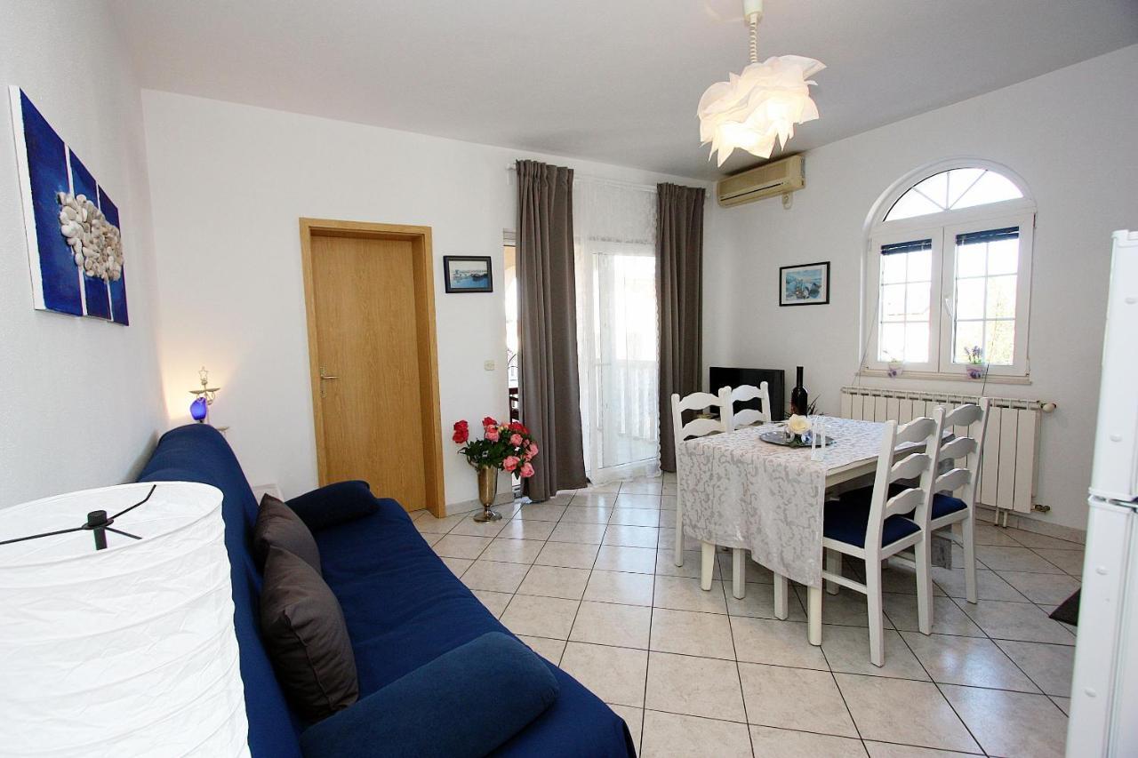 Apartments Mara Supetar Εξωτερικό φωτογραφία
